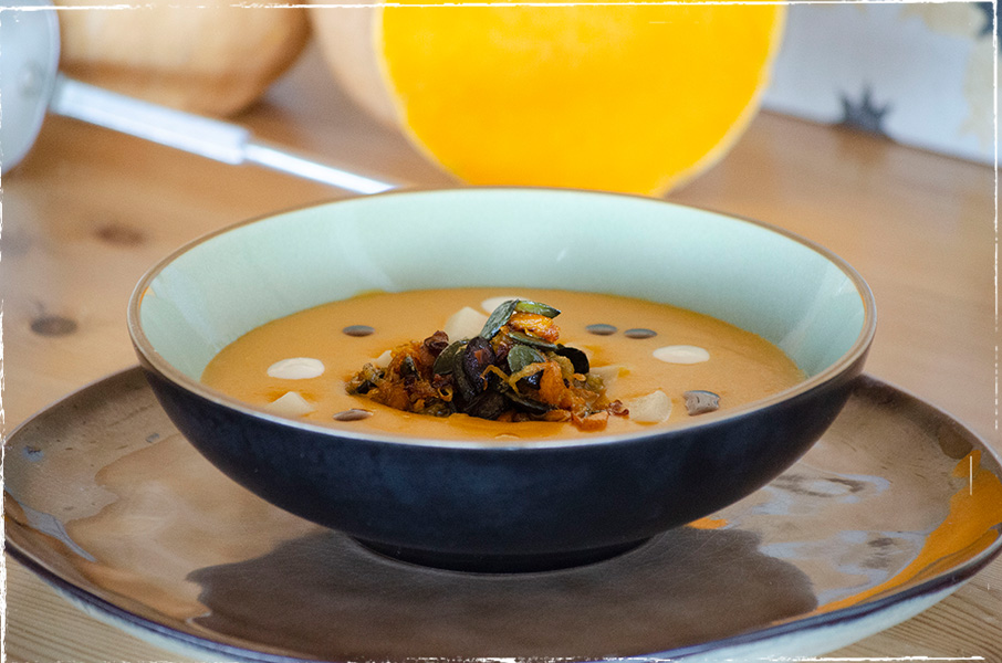 Pumpkin soup with dollops of fresh sheep´s milk cheese