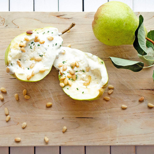 Filled pears with feine Ziege and pine nuts